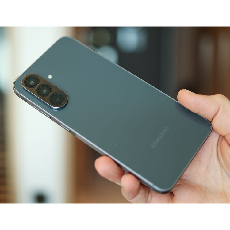 گوشی موبایل سامسونگ مدل Galaxy A56 دو سیم کارت ظرفیت 256 گیگابایت و رم 8 گیگابایت - ویتنام - به همراه شارژر 25 وات سامسونگ