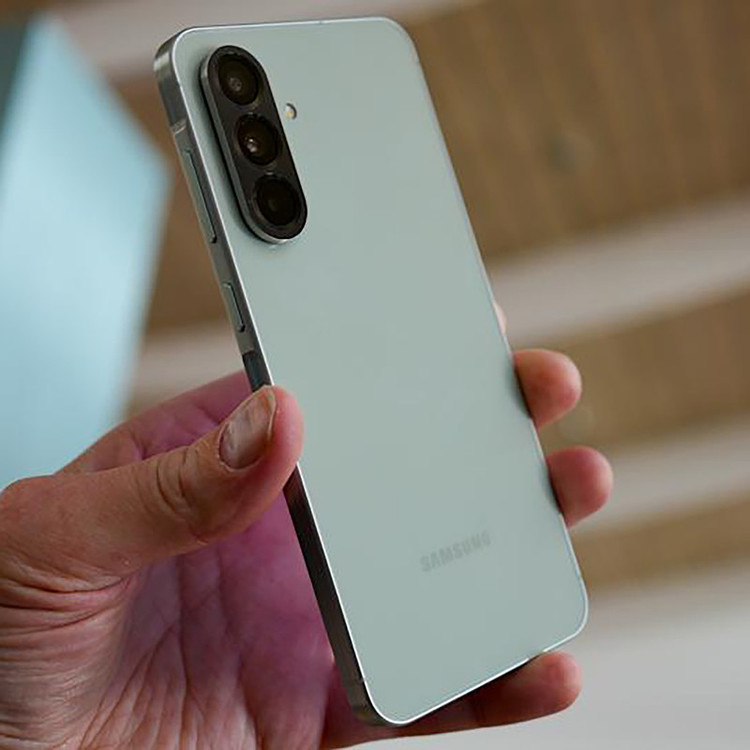گوشی موبایل سامسونگ مدل Galaxy A56 دو سیم کارت ظرفیت 256 گیگابایت و رم 8 گیگابایت - ویتنام - به همراه شارژر 25 وات سامسونگ