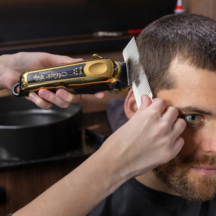 ماشین اصلاح موی سر و صورت وال پروفشنال مدل Cordless Magic Clip 8148