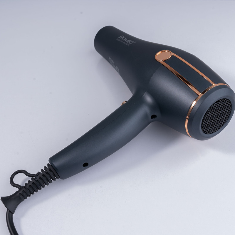 سشوار حرفه ای رومئو مدل RM-5050