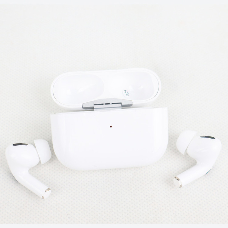 ساعت هوشمند دبلیو اِس مدل WS-83 MAX دارای قابلیت های صفحه نمایش رنگی، صفحه نمایش لمسی، کنترل موسیقی (Music Player)، کنترل سطح اکسیژن خون، قابلیت مکالمه مستقیم، قابلیت تغییر طرح ساعت یا تم بند سیلیکون