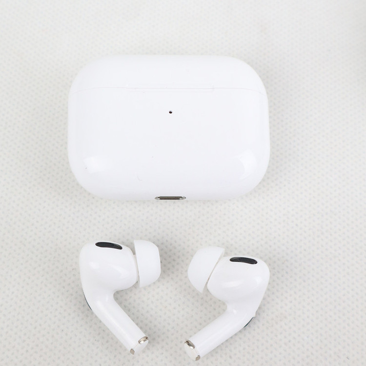 ساعت هوشمند دبلیو اِس مدل WS-83 MAX دارای قابلیت های صفحه نمایش رنگی، صفحه نمایش لمسی، کنترل موسیقی (Music Player)، کنترل سطح اکسیژن خون، قابلیت مکالمه مستقیم، قابلیت تغییر طرح ساعت یا تم بند سیلیکون