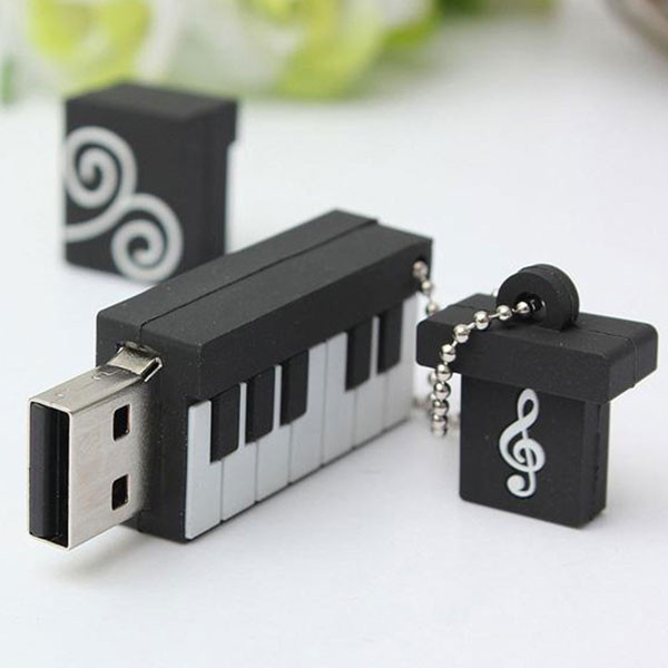 فلش مموری کینگ فست مدل Piano MU-17 ظرفیت 32 گیگابایت