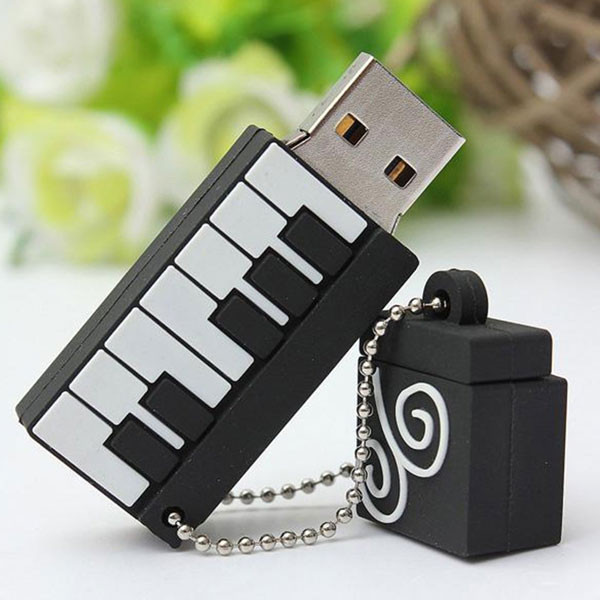 فلش مموری کینگ فست مدل Piano MU-17 ظرفیت 32 گیگابایت